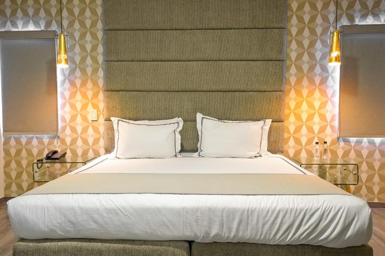 Hotel Posada San Antonio เรย์โนซา ภายนอก รูปภาพ